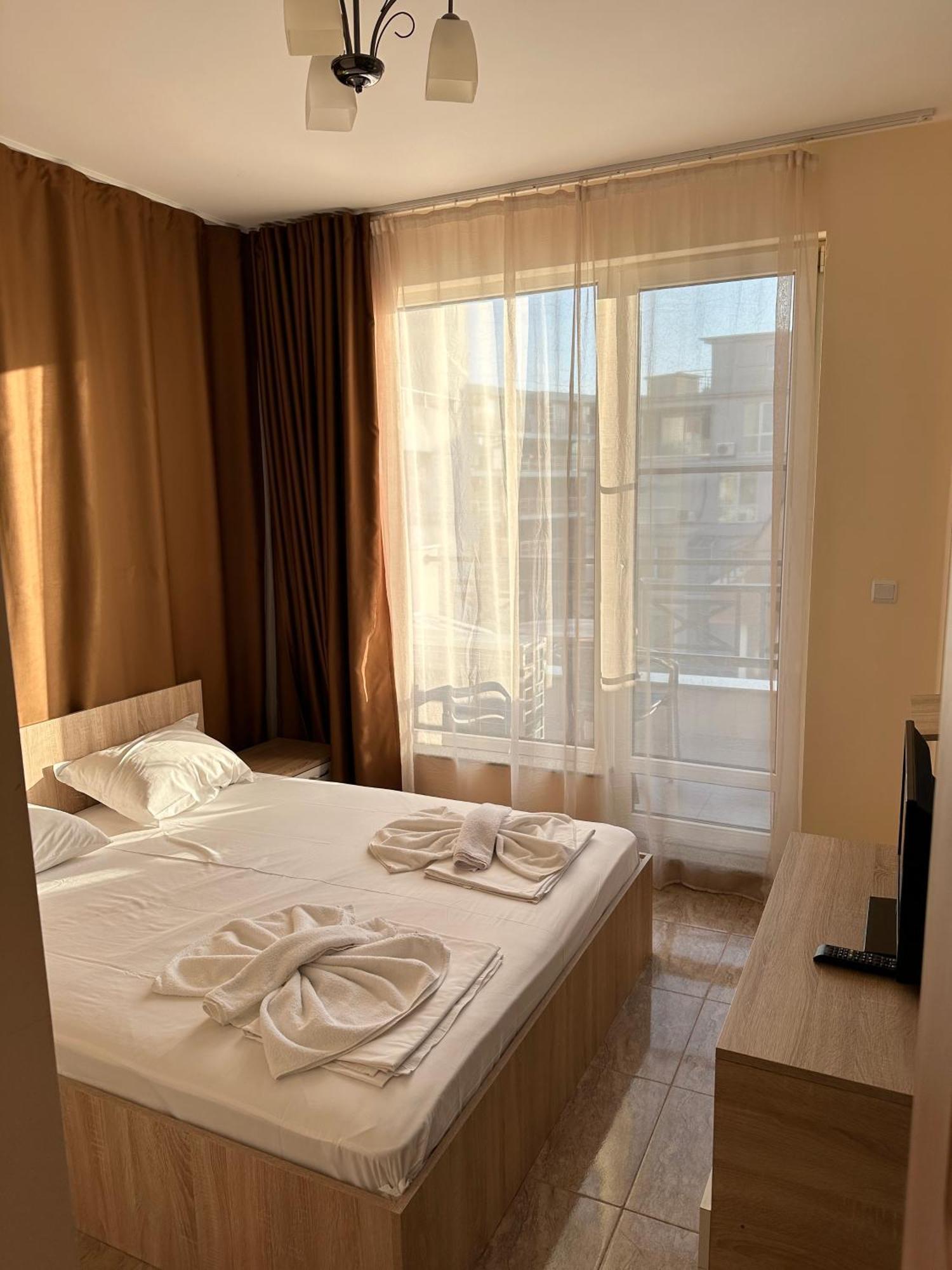 Апартаменты Golden Sea View New Поморие Экстерьер фото